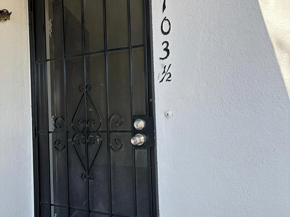 701 W Glenoaks Blvd #703-1/2