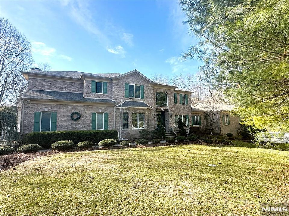 1st image of 135 Baylor Ave