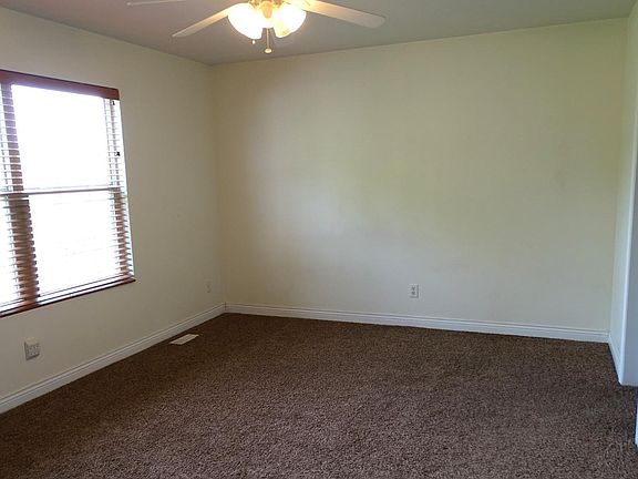 5th image of 2911 Goldenrod Ln