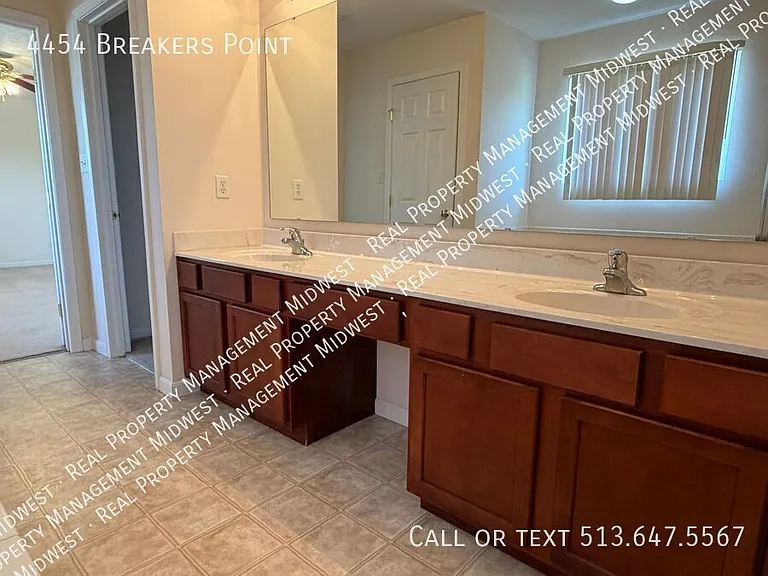 4454 Breakers Point — Photo 11
