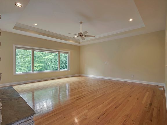 3rd image of 205 Osage Dr