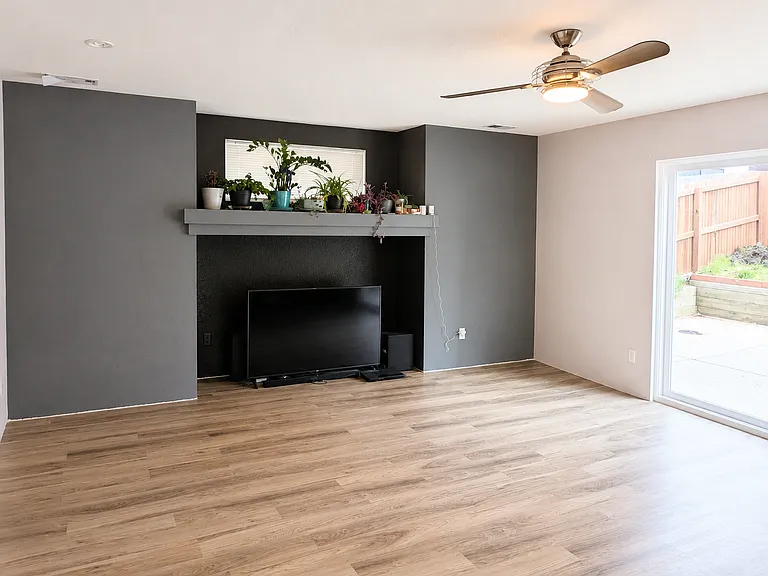 20764 E 39th Ave — Photo 6