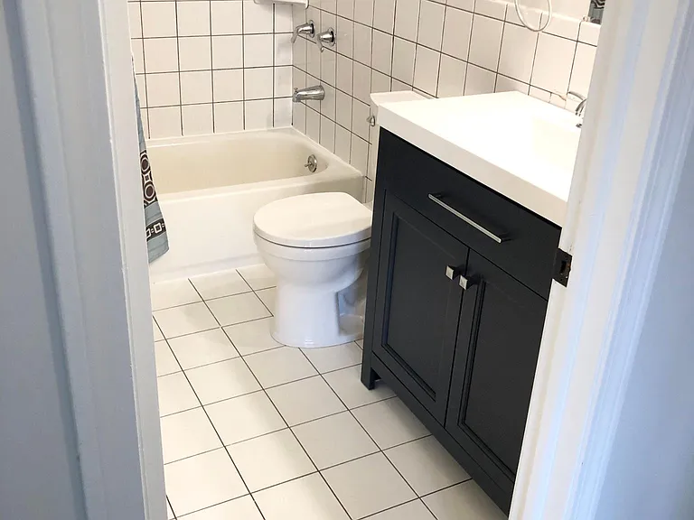 1784 Foxon Rd #1A — Photo 12