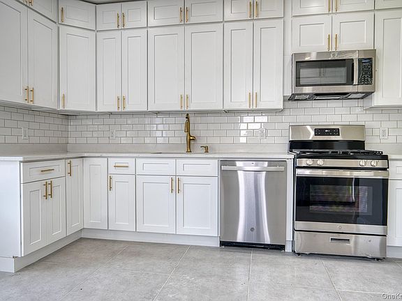 3rd image of 71 Lenox Ave