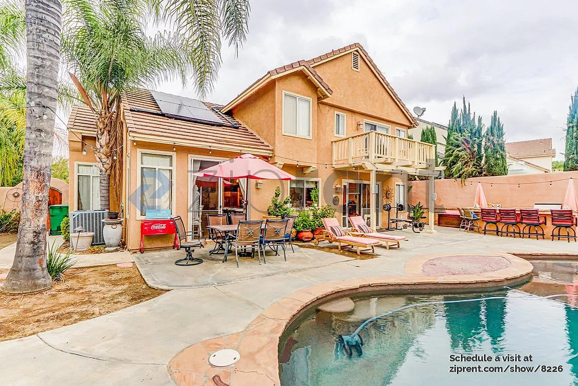 6 bed, 2286 sqft, $4,100 — Photo 3
