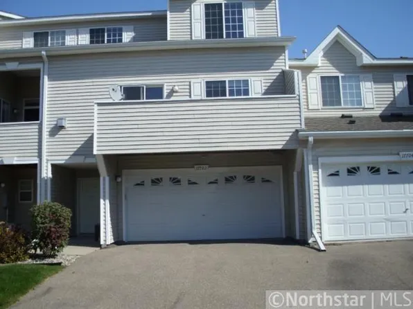 17702 Hackberry Ct, Eden Prairie, MN 55347