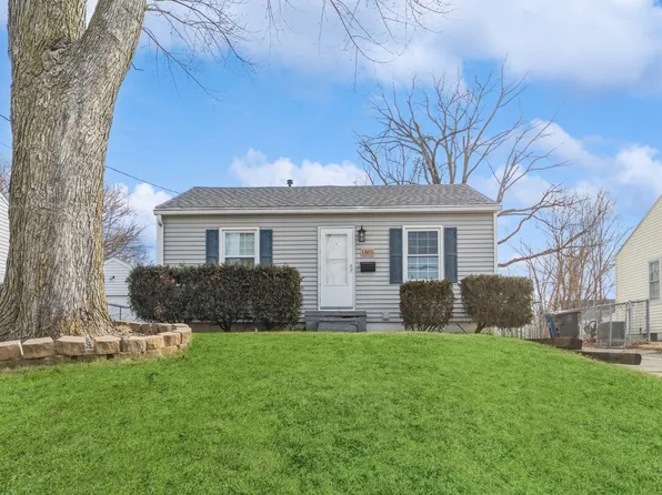 1805 Merle Hay Rd, Des Moines, IA 50310