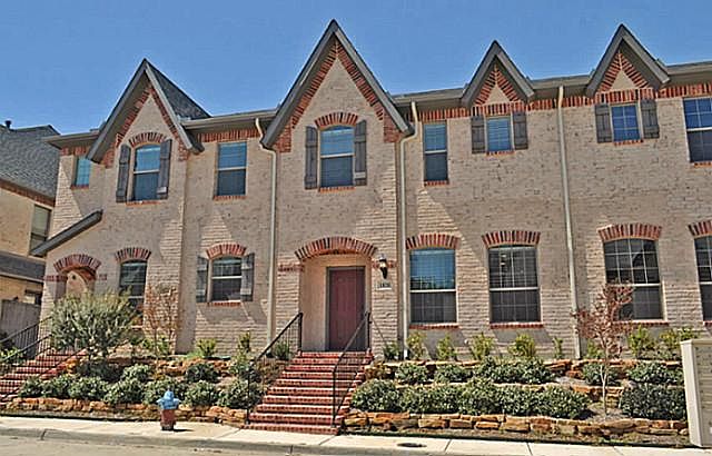 1st image of 1820 Desoto Dr