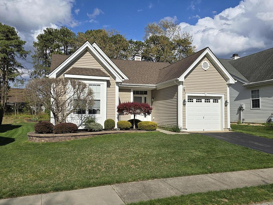 2nd image of 27 Jumping Brook Lane