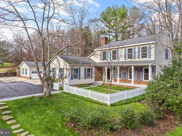 10534 Burke Lake Rd, Fairfax Station, VA 22039