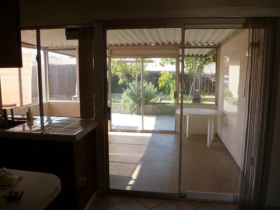 1st image of 10186 Baroness Ave