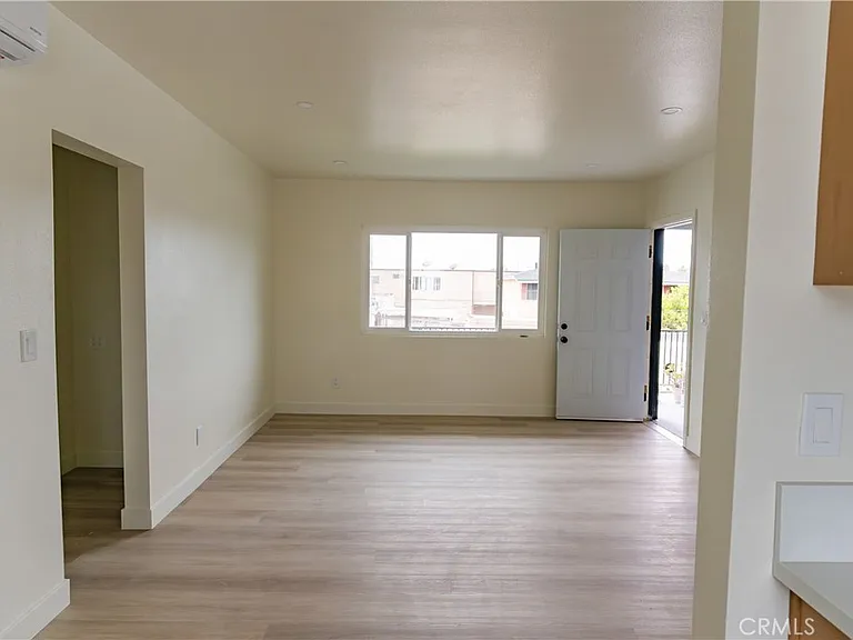 3445 Edgehill Dr #4 — Photo 1