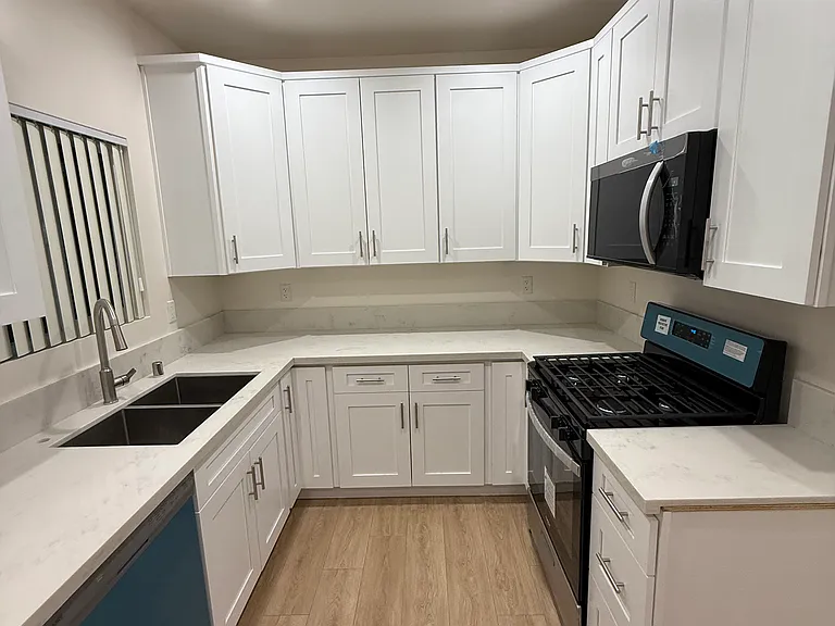 378 W Wilson Ave — Photo 1