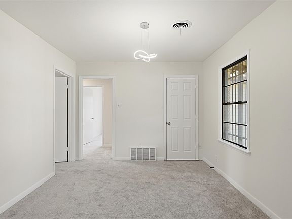 5th image of 620 Faulkner Ln