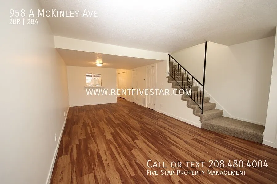 Spacious McKinley Townhome Available! — Photo 3