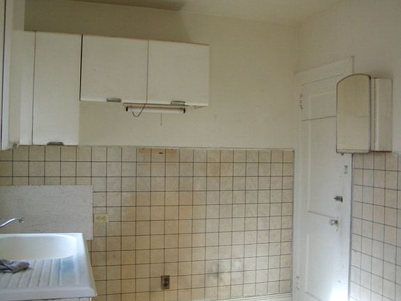 3rd image of 708 Forest St