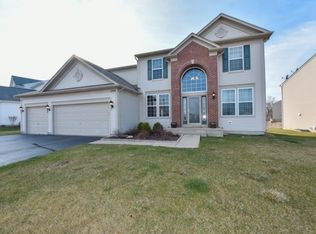 1256 Blue Heron Cir, Antioch, IL 60002
