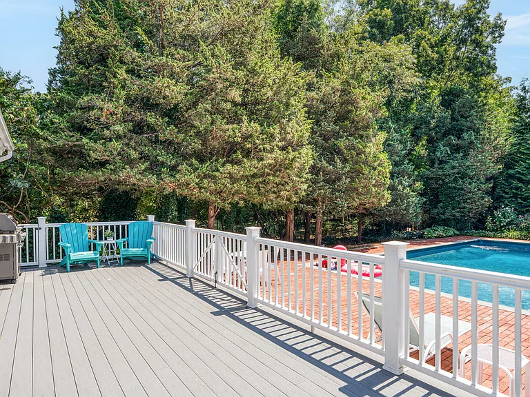 284 Kings Point Rd — Photo 32