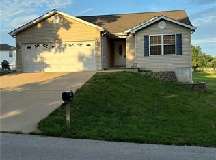 660 Pasadena Ave, Saint Clair, MO 63077