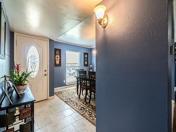 5th image of 8810 Linda Vista Dr