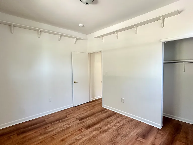 116 N New Rd — Photo 8
