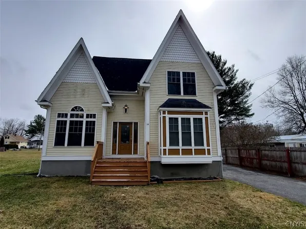 14 Saint Lawrence Ave, Alexandria Bay, NY 13607