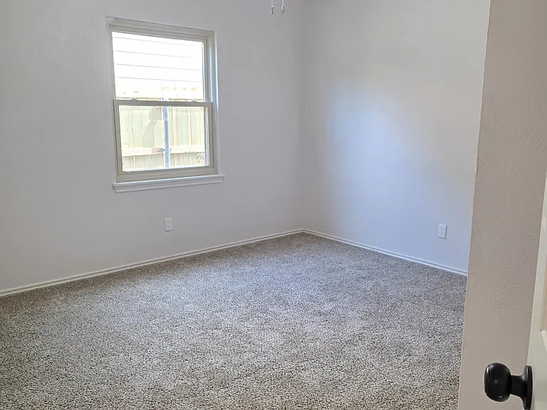 6812 Sunnybank Dr — Photo 11