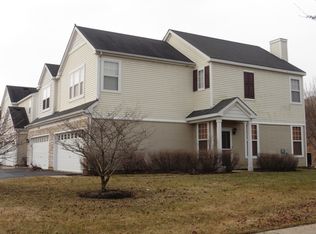 1567 Glacier Trl, Carpentersville, IL 60110
