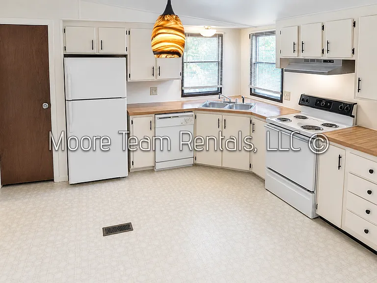 5399 Greenville Hwy — Photo 3