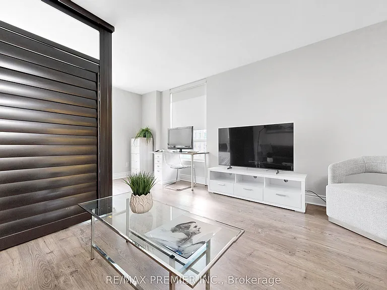 95 Prince Arthur Ave #Penthouse 824 — Photo 22