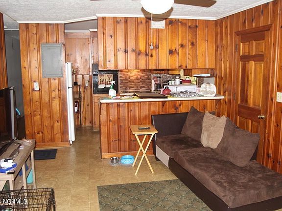 5th image of 213 E Swanzy Street