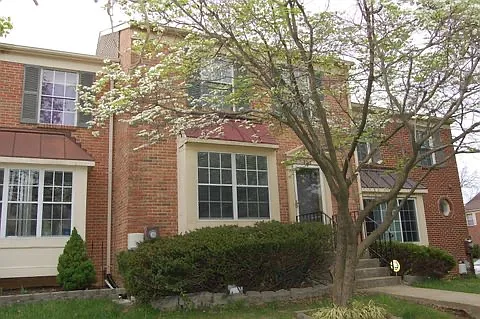 8212 Londonderry Ct Photo 1