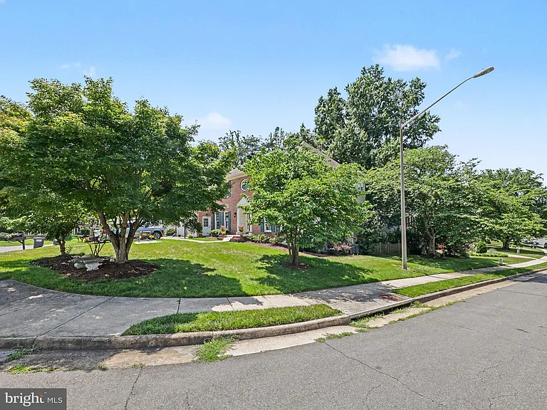 16652 Purcival Ct — Photo 45