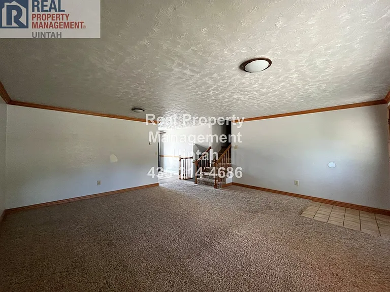 456 S 3130 W — Photo 3
