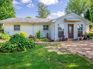 378 Cal Wiles Rd, Science Hill, KY 42553