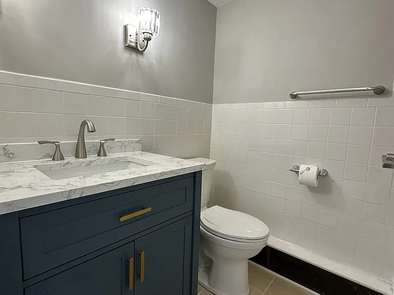 Pembroke Apartments — Photo 6