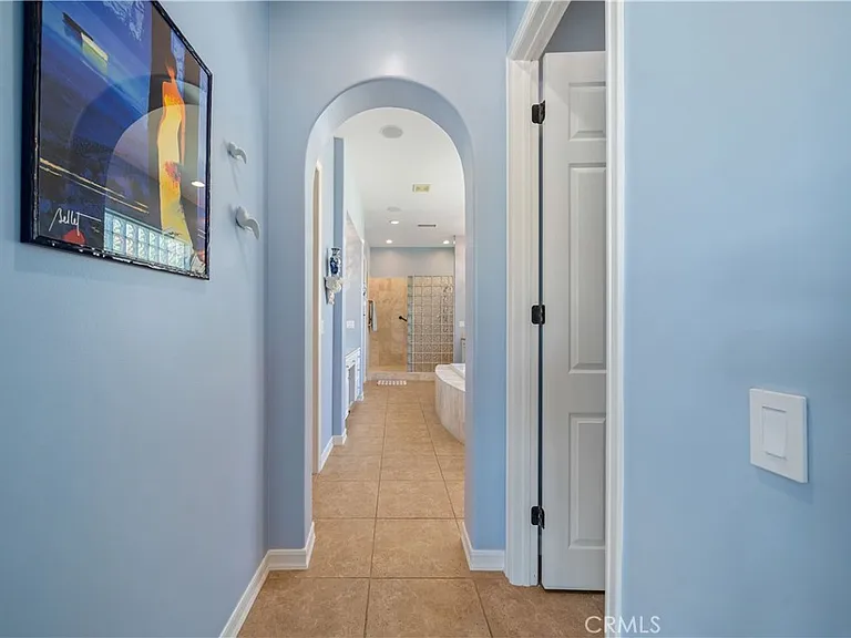 138 Royal Saint Georges Way — Photo 38
