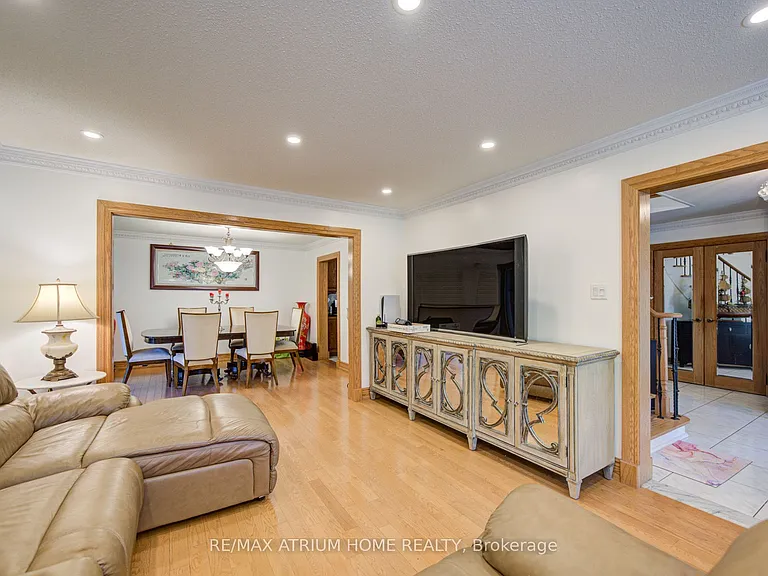8 Patrick Blvd — Photo 12