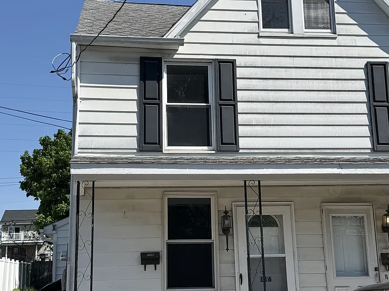 116 E 2nd St — Photo 1