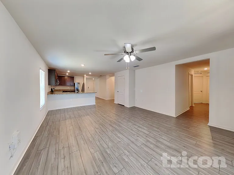 443 Underwood Trl — Photo 2