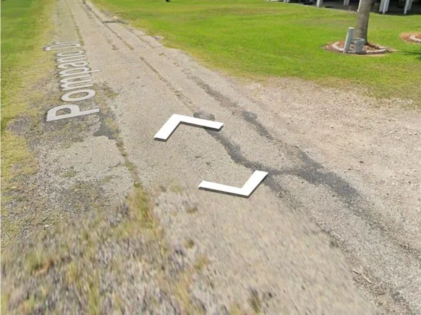 1157 Pompano Dr, Crystal Beach, TX 77650