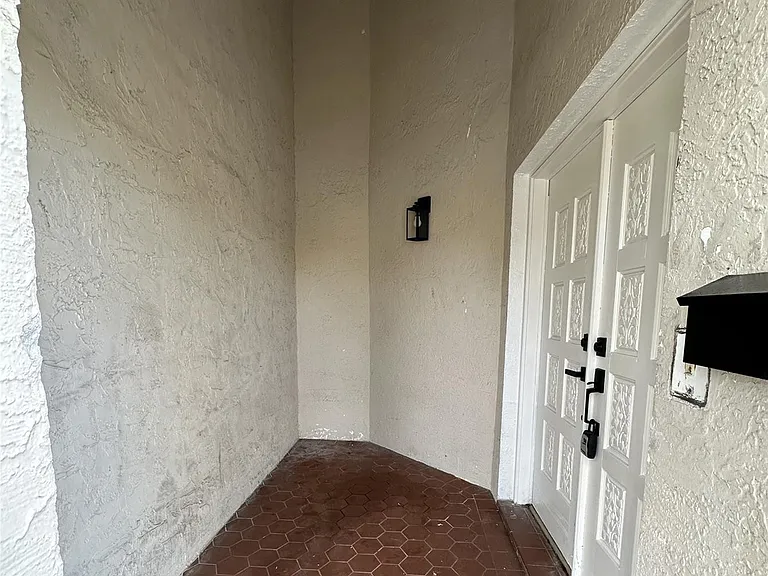 814 SW 12th Pl — Photo 29