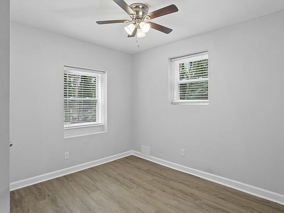 4th image of 2893 White Oak Dr