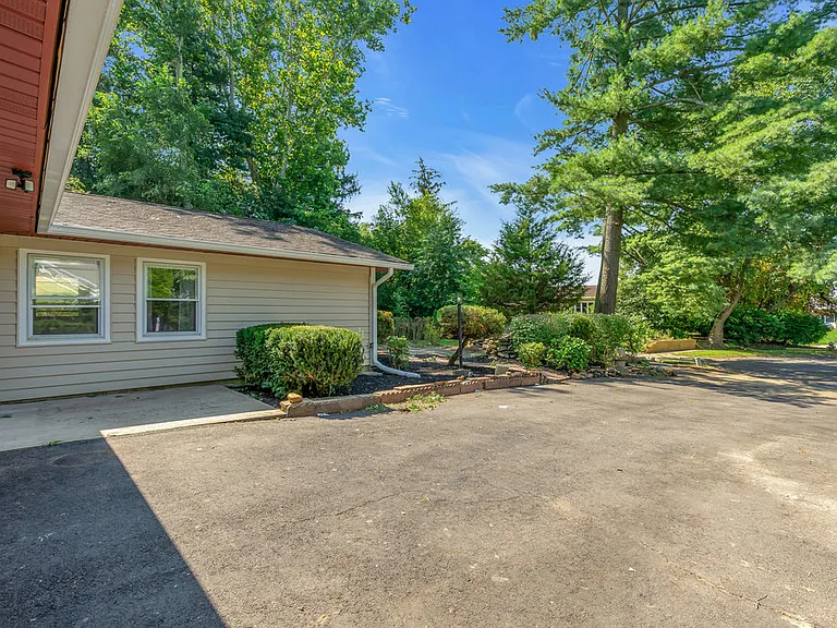 4 Twig Ct — Photo 11