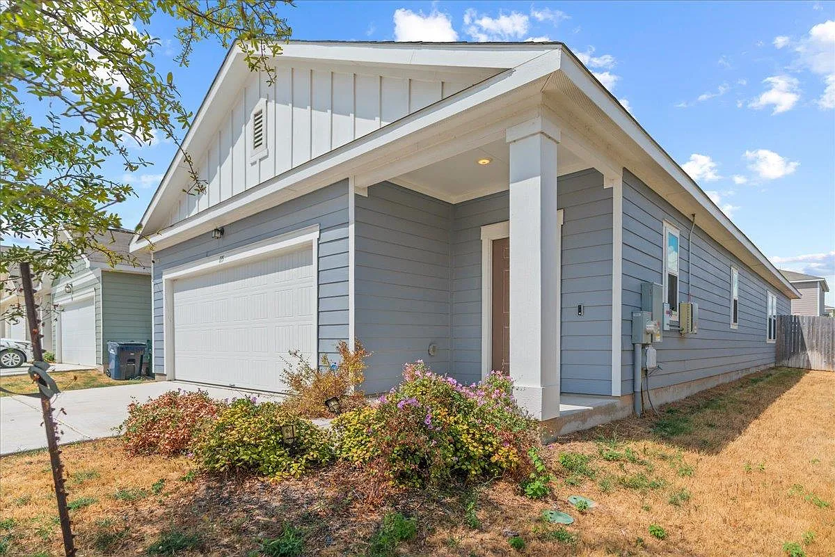 3 bed, 2.0 bath, 1498 sqft, $1,875 — Photo 1