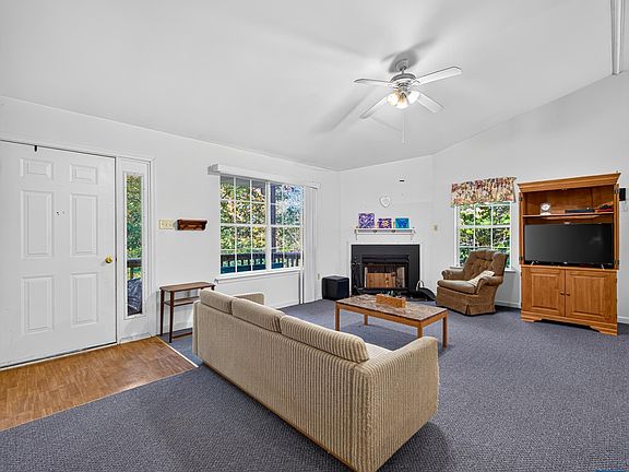 5th image of 320 Jonquil Rd