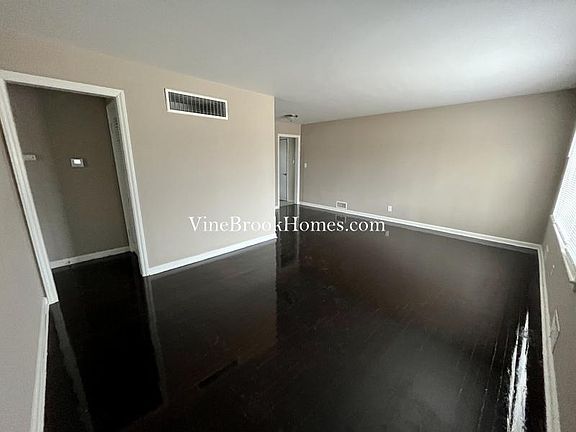3rd image of 6518 N Campbell St