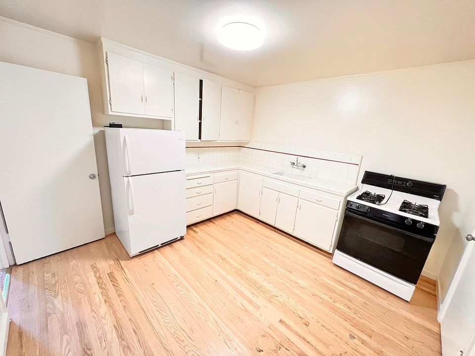 1st image of 266 Abbot Ave APT 1