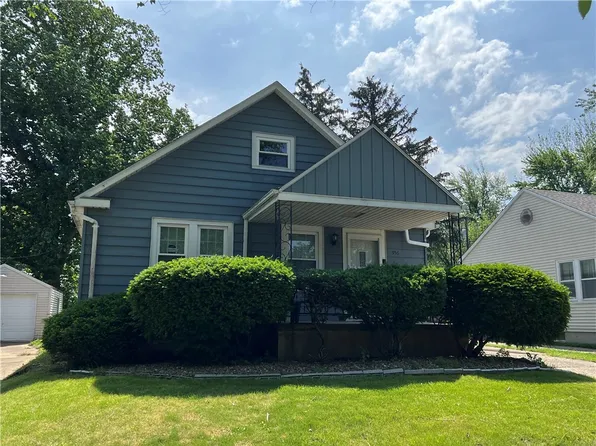 956 N University Ave, Decatur, IL 62522