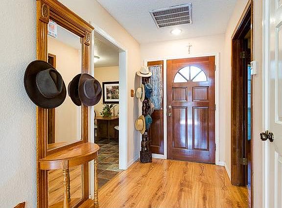 2nd image of 2417 Heatherdale Dr